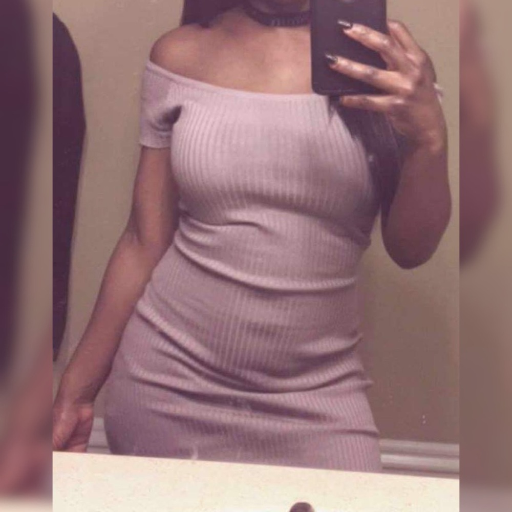 Off the shoulder dress ( 1 black 1 purple )
